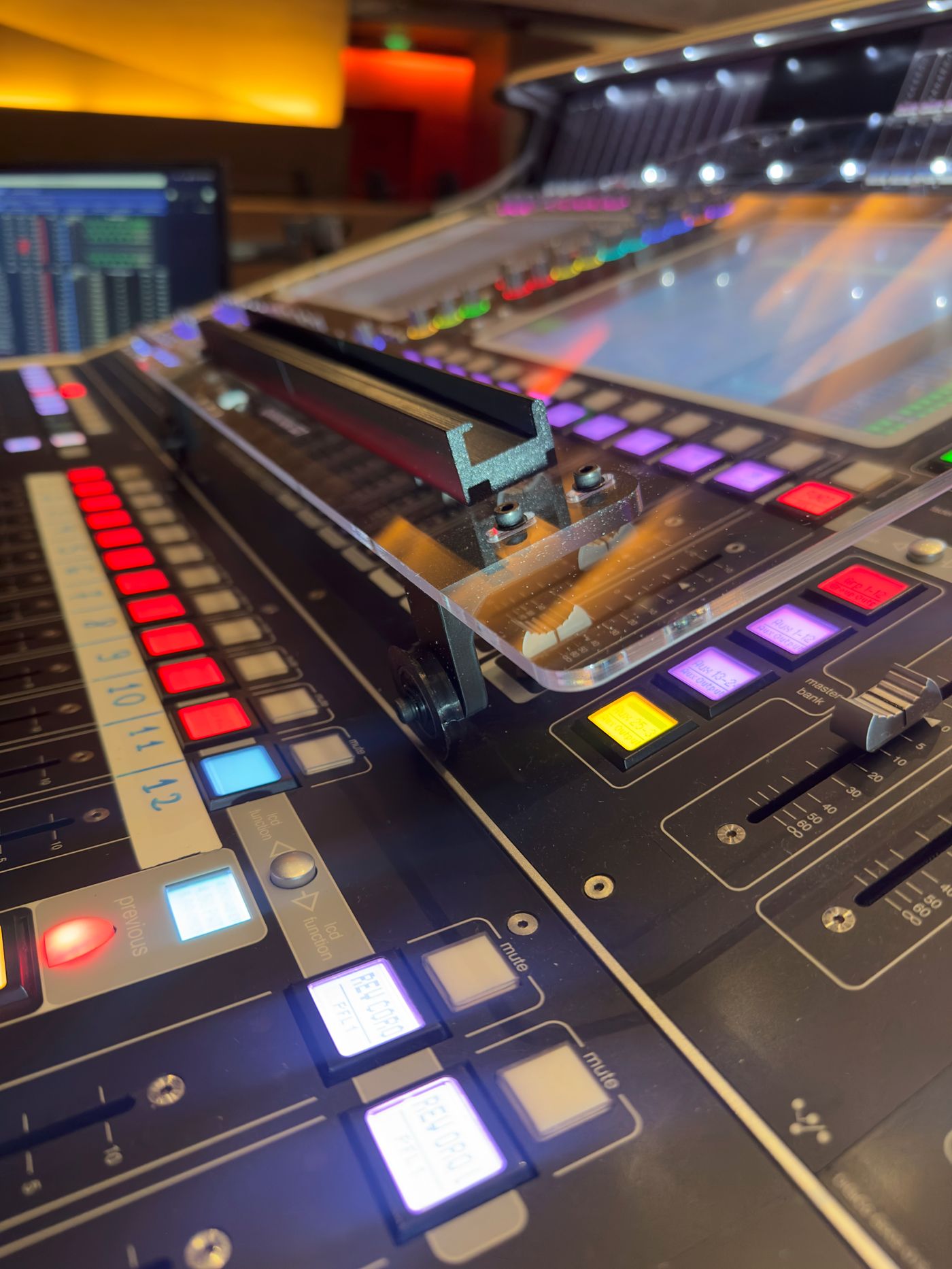 Detalhe do script trolley Bocutti Audio de perfil no console DiGiCo Quantum SD7