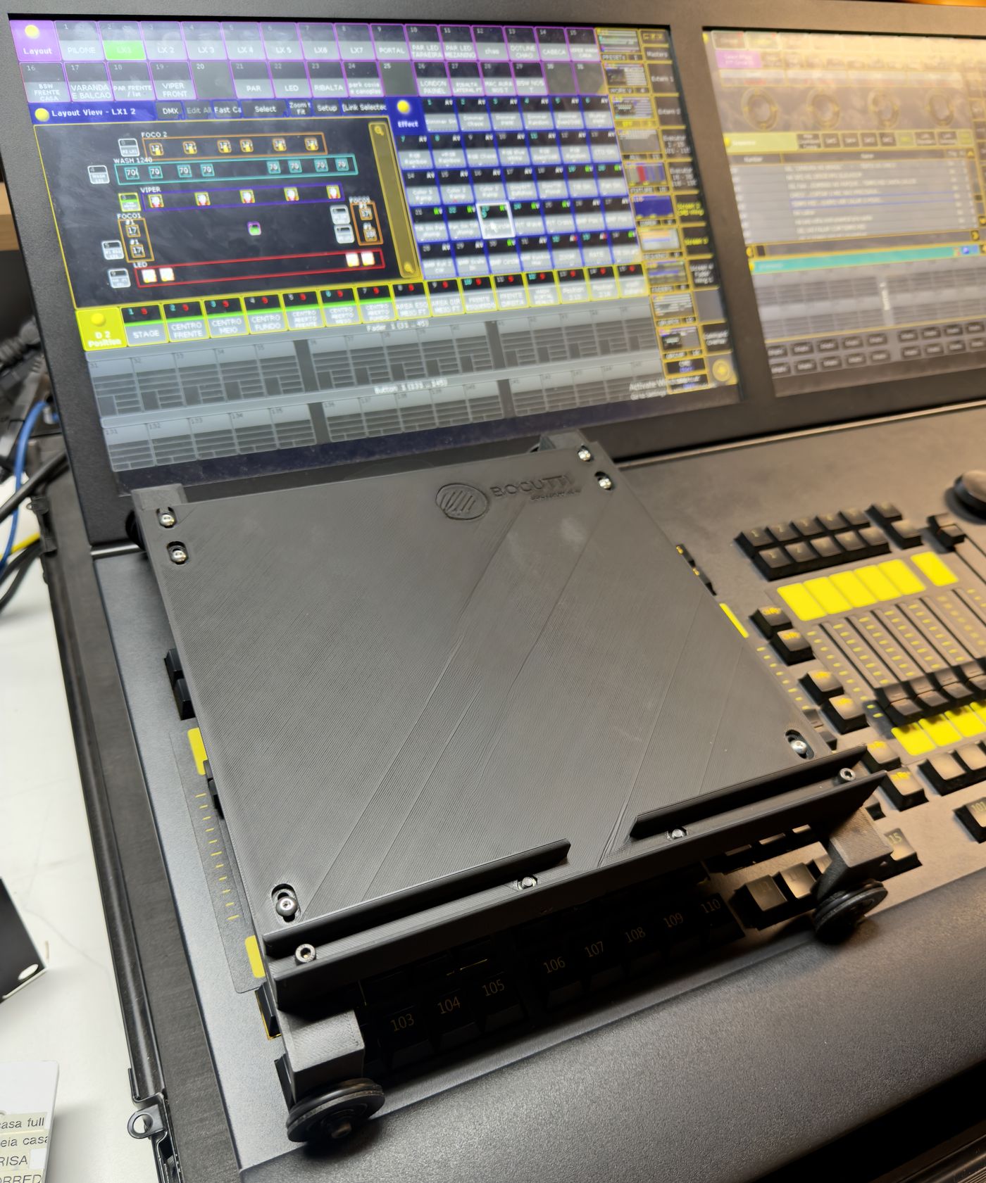 Script trolley Bocutti Audio instalado no console de luz grandMA, vista geral