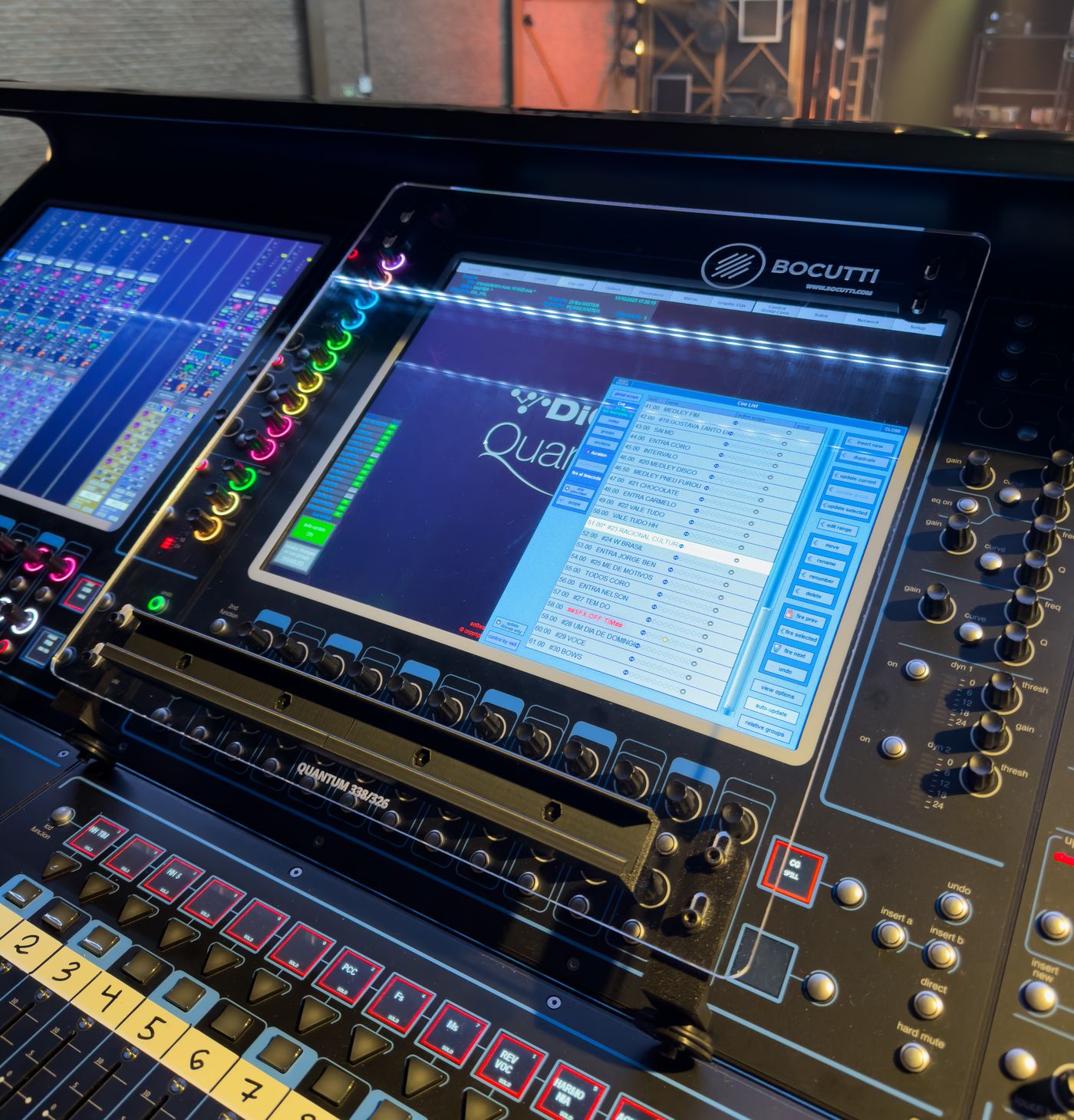 Script trolley Bocutti Audio instalado em console DiGiCo Quantum 326/338, tela com QLab aberto